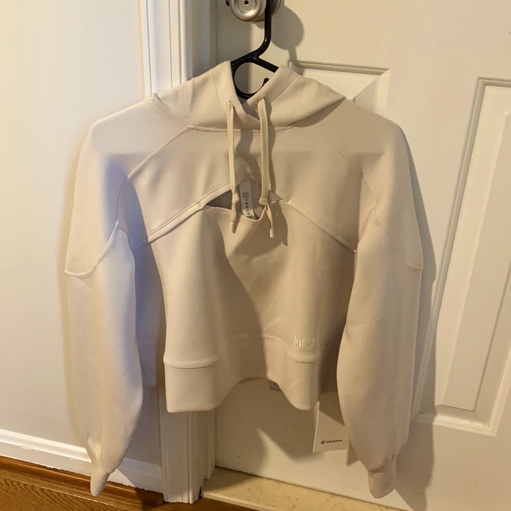Lululemon Get Centred Crop Hoodie size 6